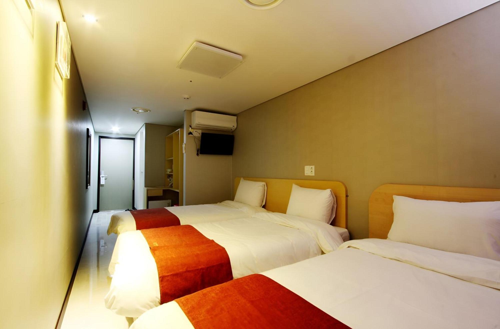 Hotel Myeongdong Seoul Bagian luar foto