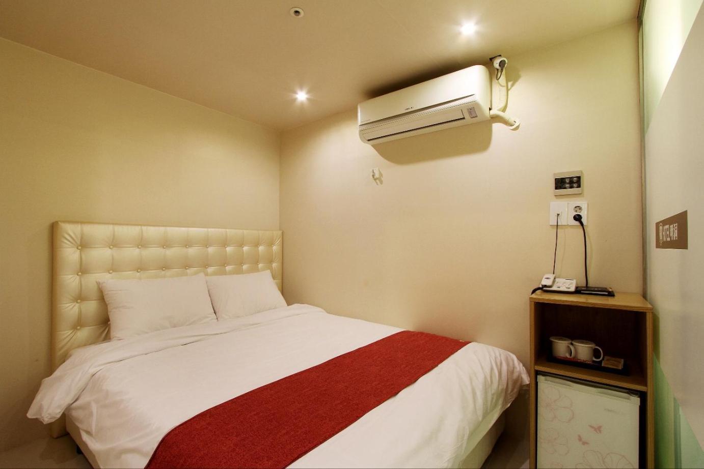 Hotel Myeongdong Seoul Bagian luar foto