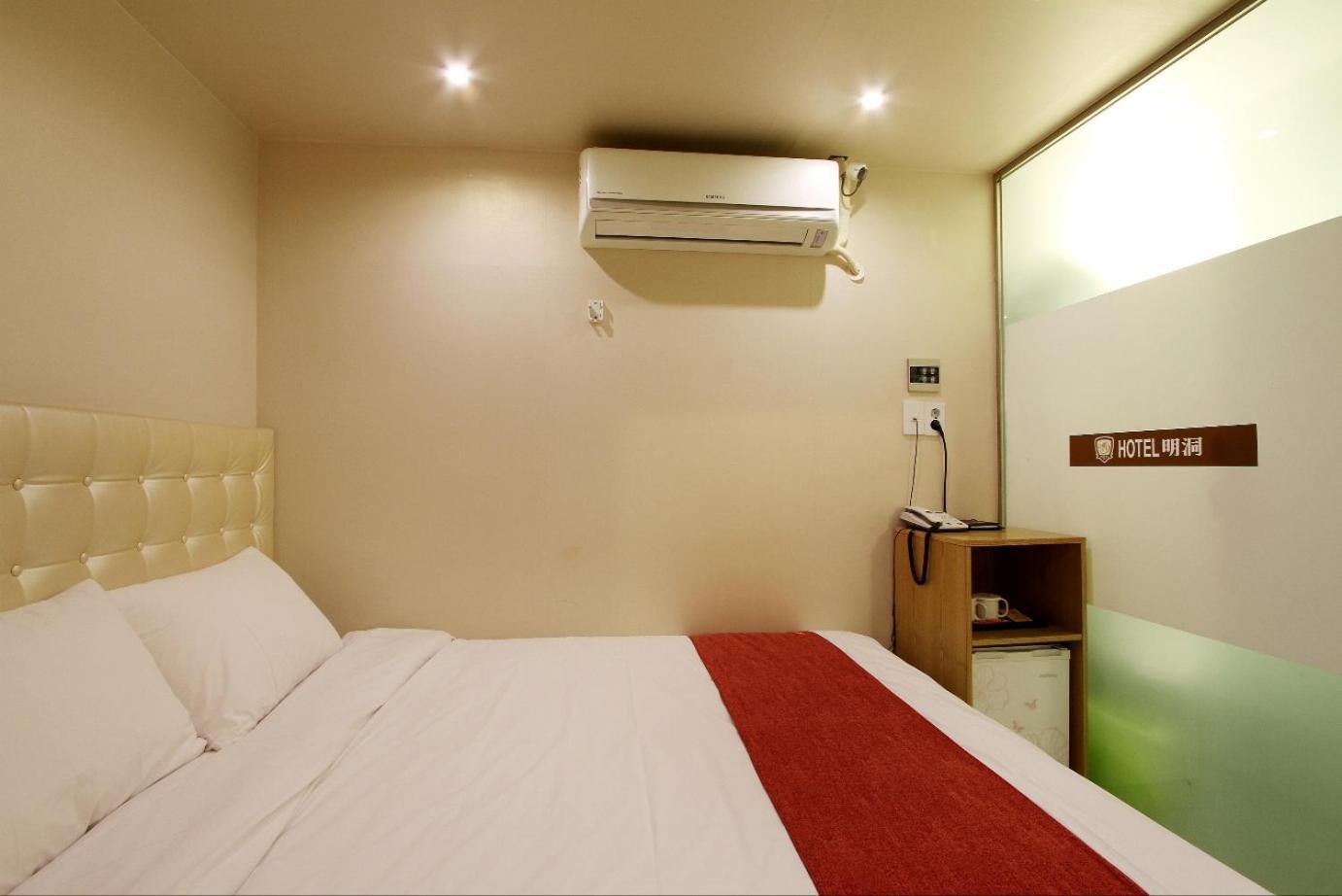 Hotel Myeongdong Seoul Bagian luar foto