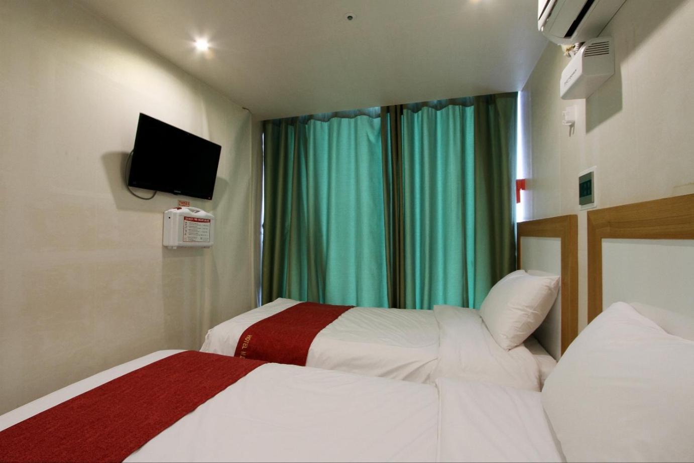 Hotel Myeongdong Seoul Bagian luar foto
