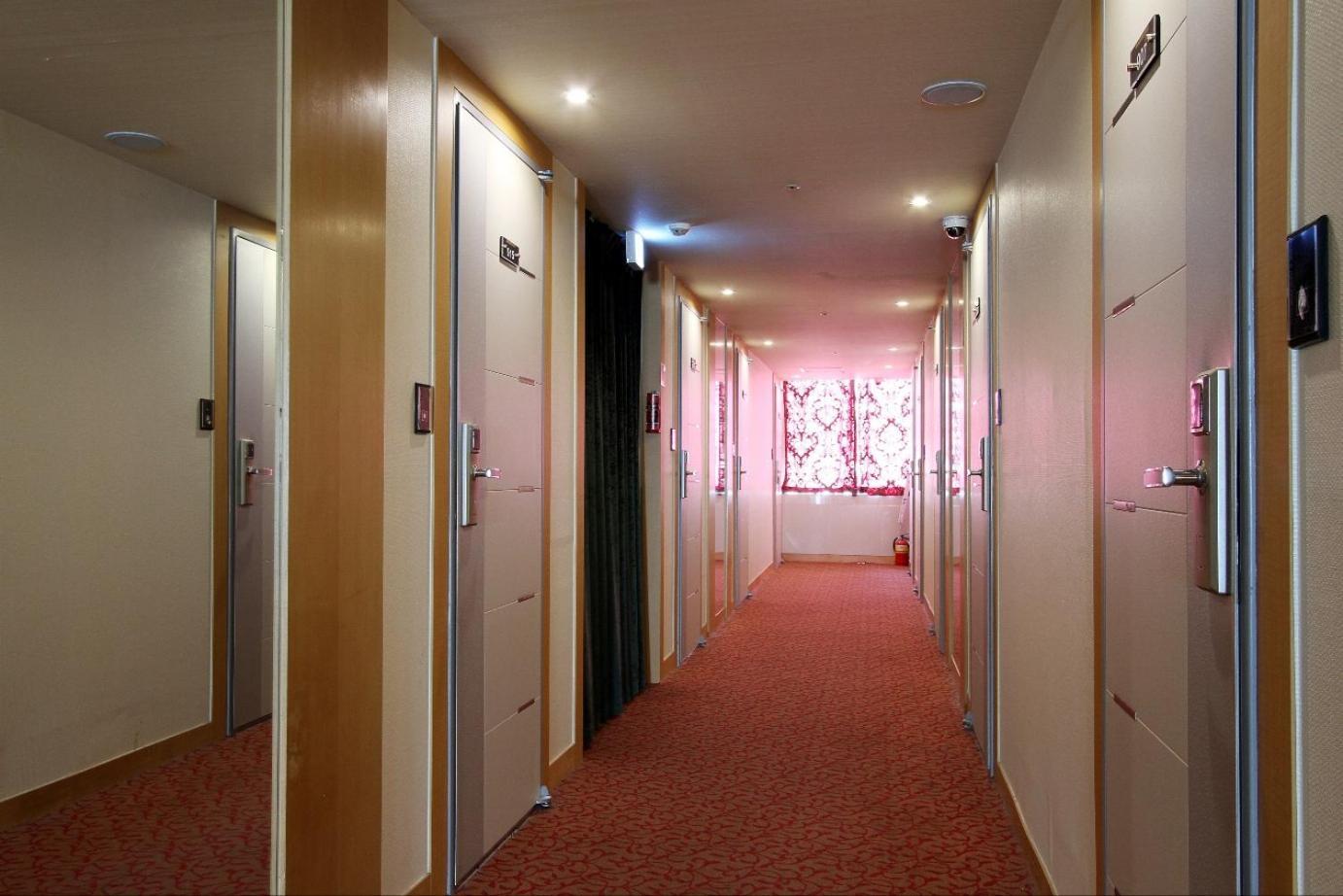 Hotel Myeongdong Seoul Bagian luar foto
