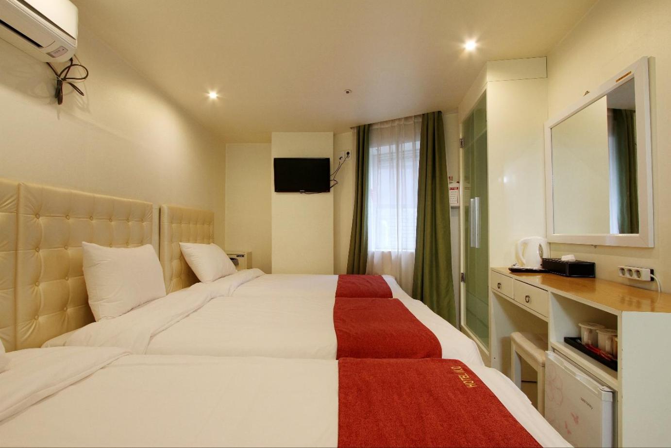 Hotel Myeongdong Seoul Bagian luar foto