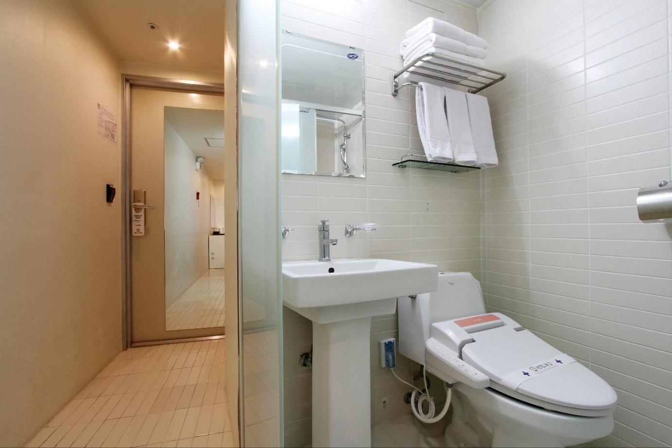Hotel Myeongdong Seoul Bagian luar foto