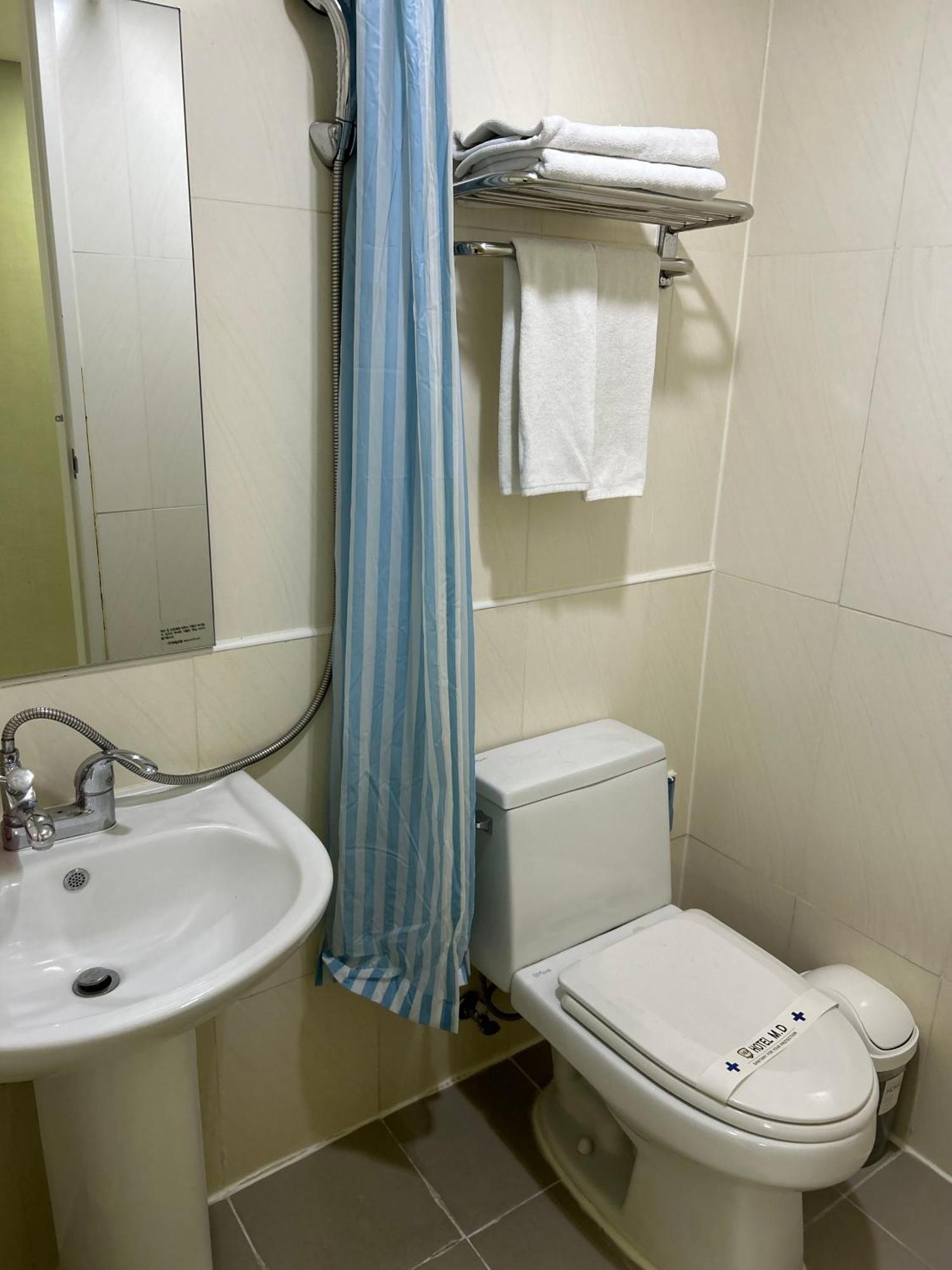 Hotel Myeongdong Seoul Bagian luar foto