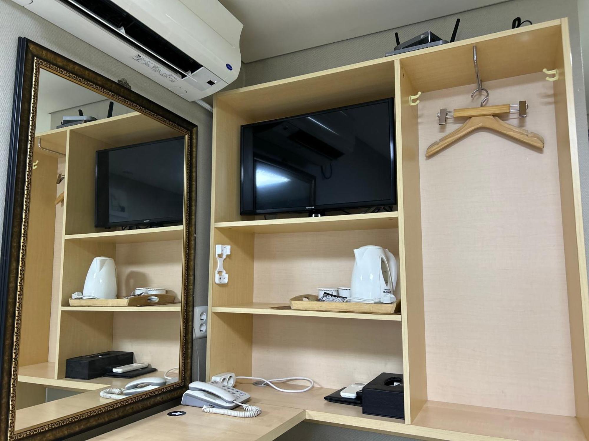 Hotel Myeongdong Seoul Bagian luar foto